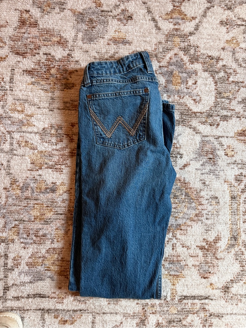 Wrangler Mid-Blue Straight Leg Women’s Jeans